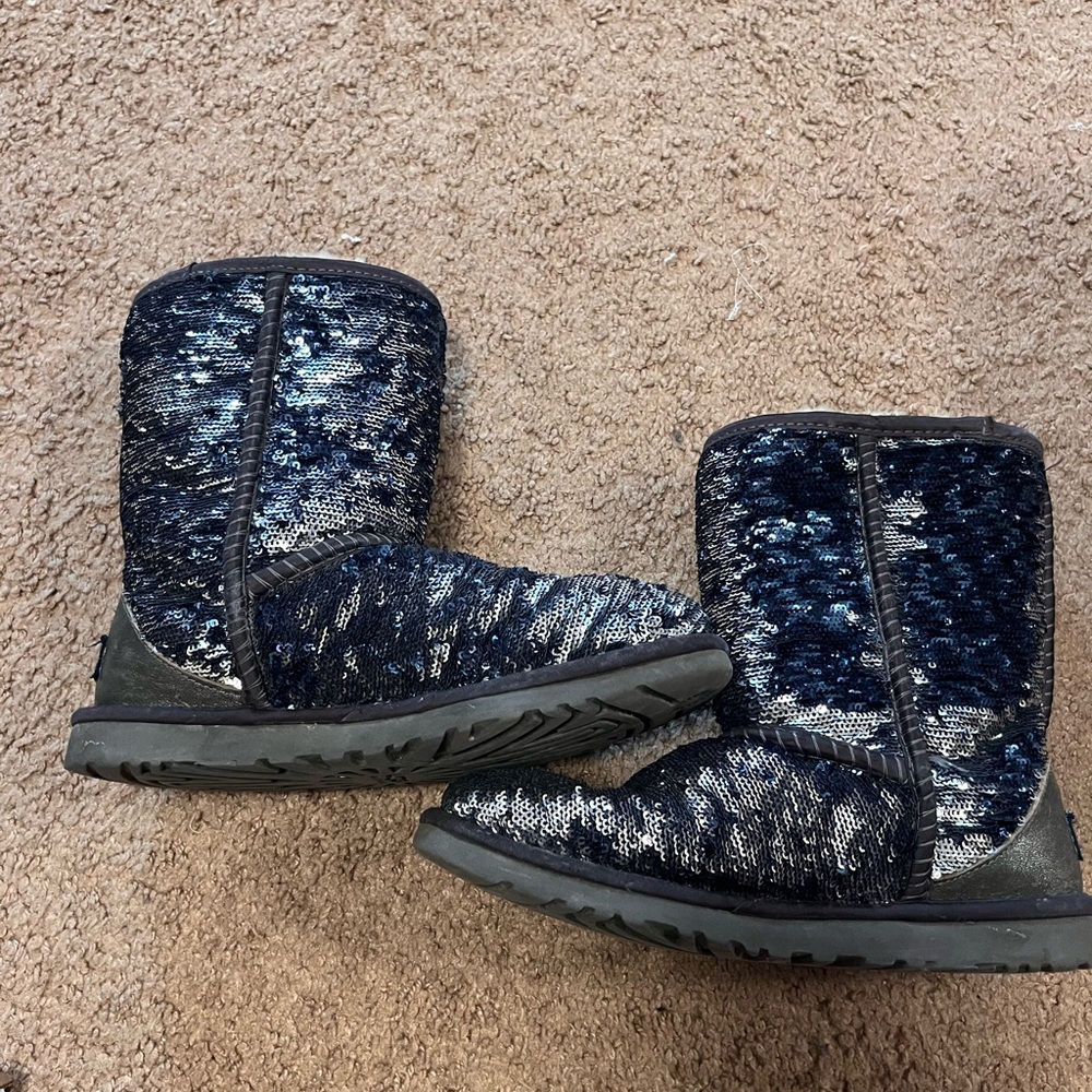UGG Classic Sequin